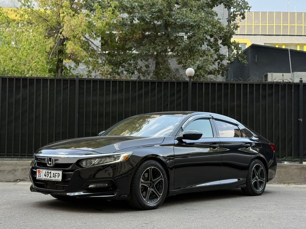 Honda Accord: 2018 г., 2 л, Седан: фото 1
