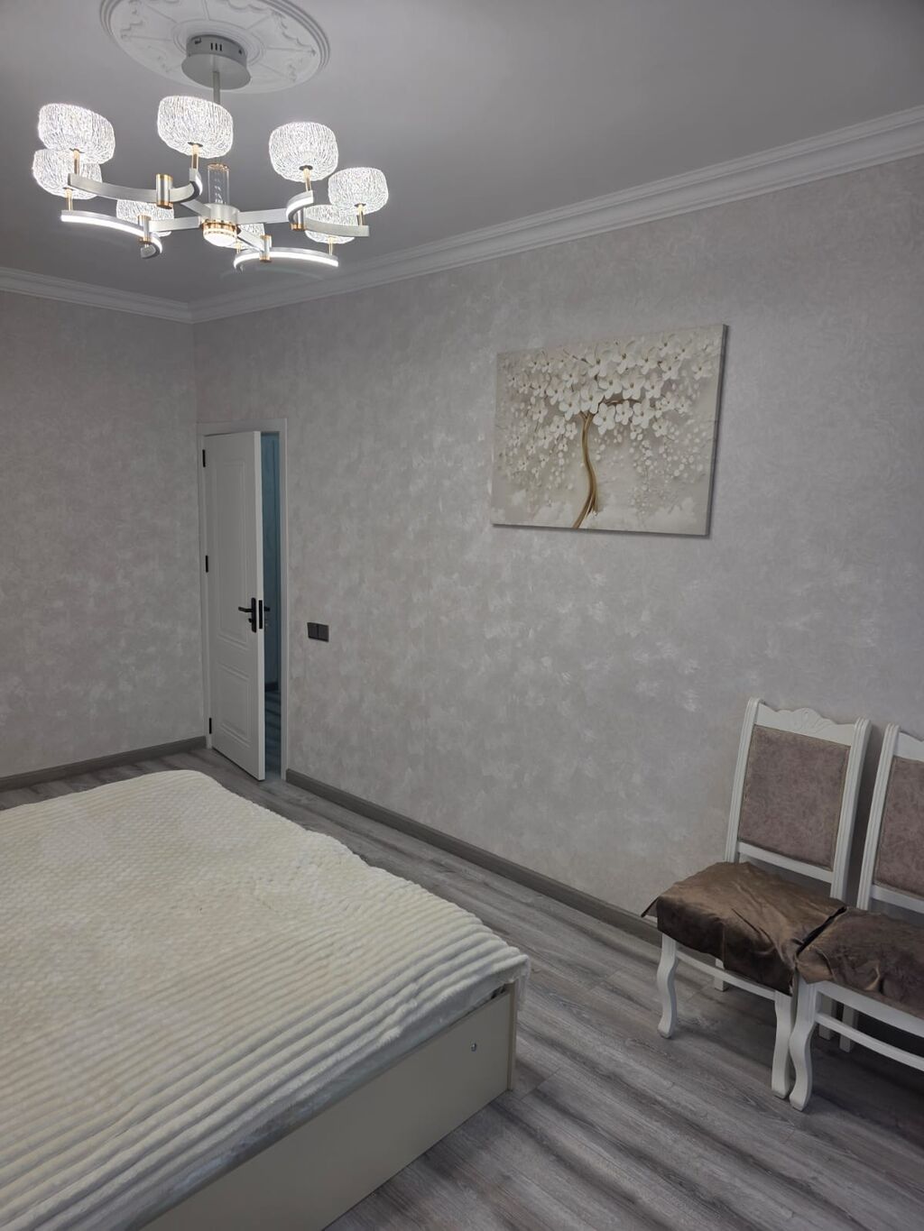Bakı, Bakıxanov qəs., 3 otaqlı, Köhnə tikili, m. Neftçilər, 75 kv. m