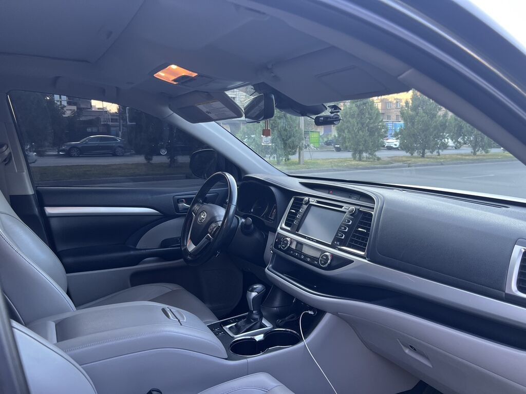 Toyota Highlander: 2019 г., Гибрид, Кроссовер: фото 6