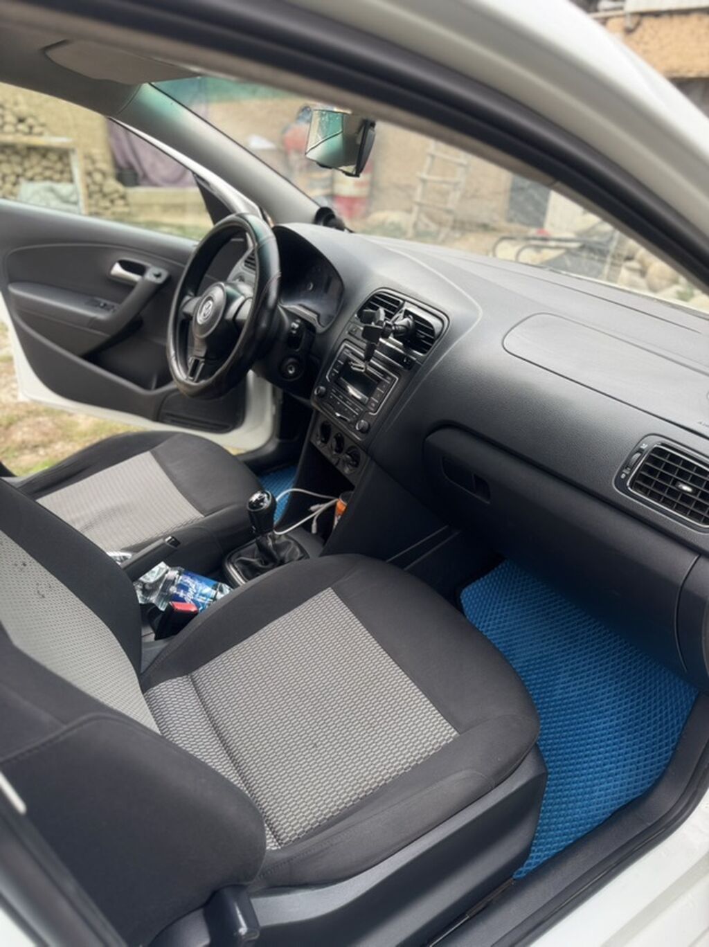 Volkswagen Polo: 2013 г., 1.6 л, Механика, Бензин, Седан: фото 4