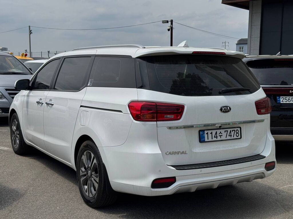 Kia Carnival: 2020 г., 2.2 л, Автомат, Дизель, Минивэн: фото 3