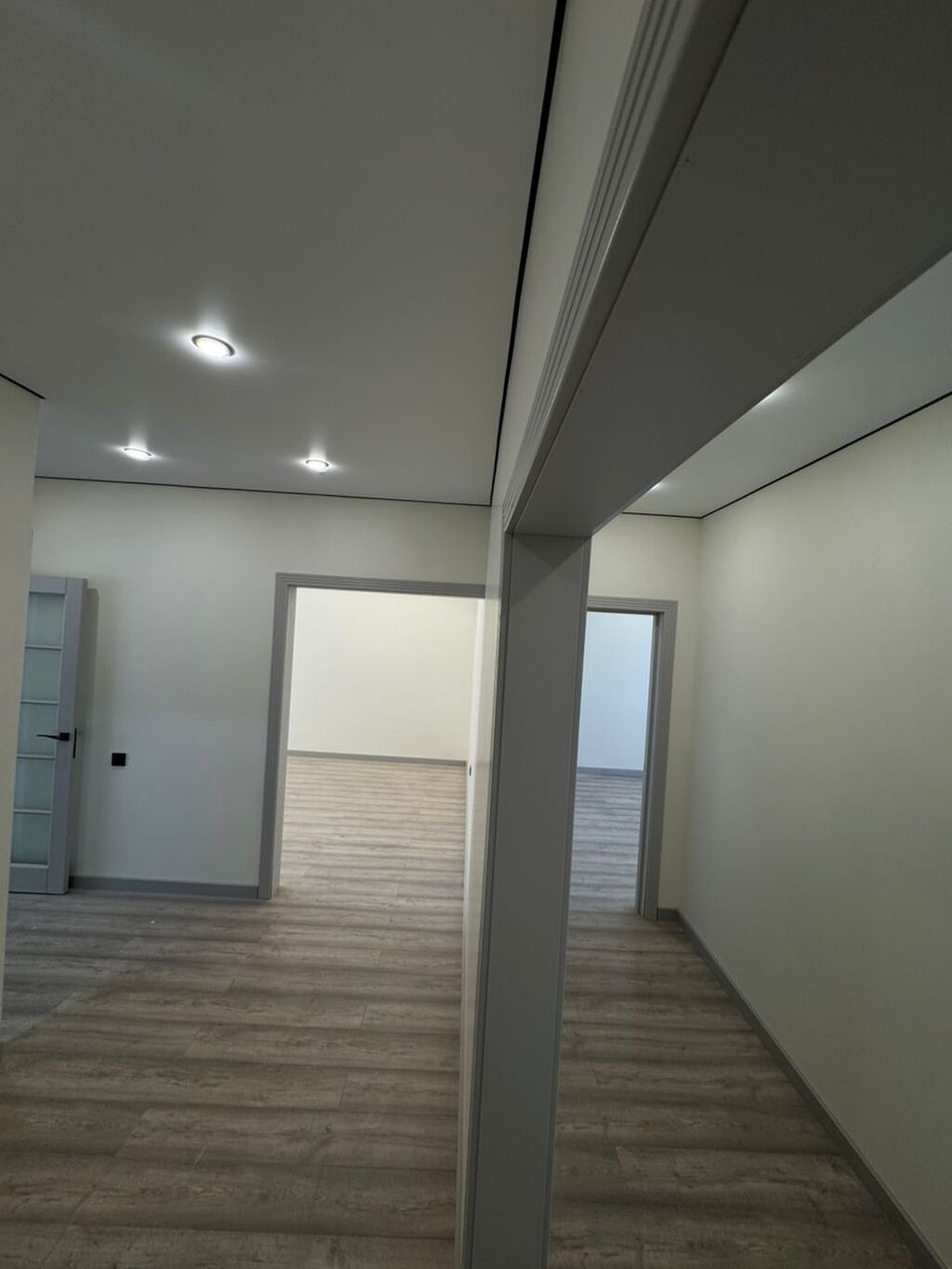 2 комнаты, 90 м², Киргизия 1 106 серия улучшенная, 8 этаж, Дизайнерский ремонт: фото 3