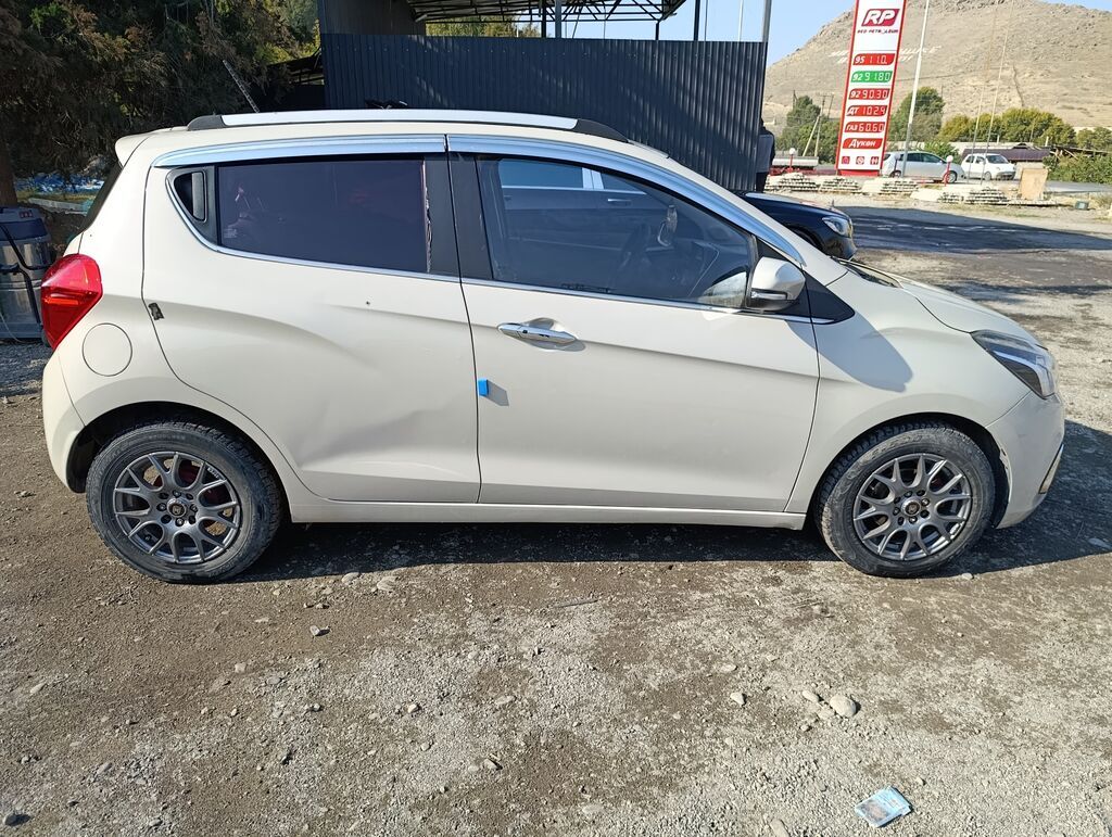 Chevrolet Spark: 2016 г., 1 л, Вариатор, Бензин, Хэтчбэк: фото 4