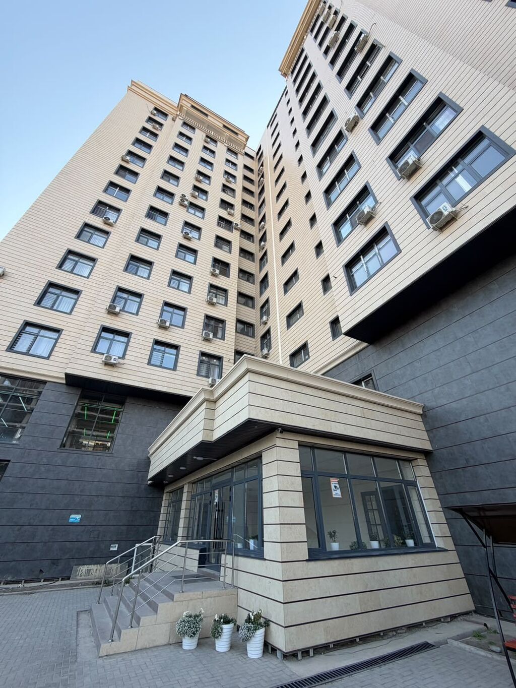 Продается квартира 4-комн., 140 м², Юг-2 мкр: фото 2