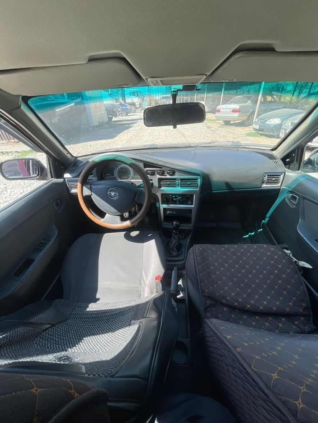 Daewoo Nexia: 2011 г., 1.5 л, Механика, Бензин, Седан: фото 2