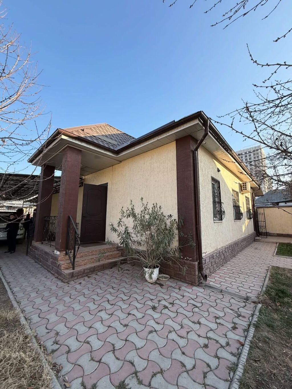 4 комнаты, 153 м², 5 соток, Бишкек, ул. Ахунбаева / Бакаева Агентство недвижимости: фото 2