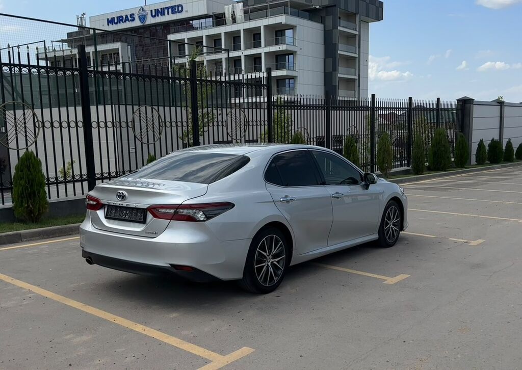 Toyota Camry: 2021 г., 2.5 л, Автомат, Гибрид, Седан: фото 5