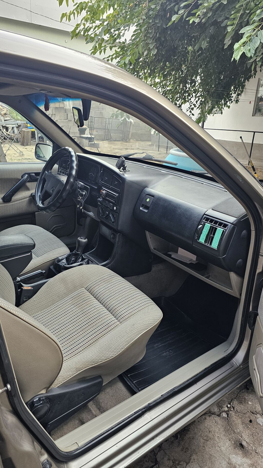 Volkswagen Passat Variant: 1991 г., 1.8 л, Механика, Бензин, Универсал: фото 4
