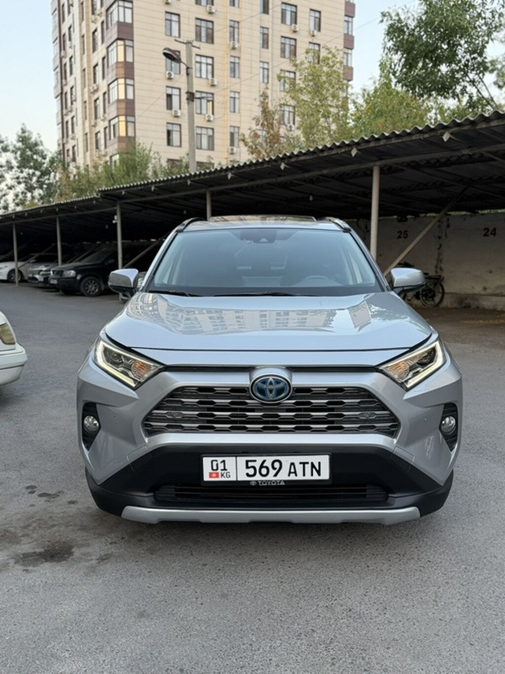 Toyota RAV4: 2020 г., 2.5 л, Автомат, Гибрид, Кроссовер: фото 1
