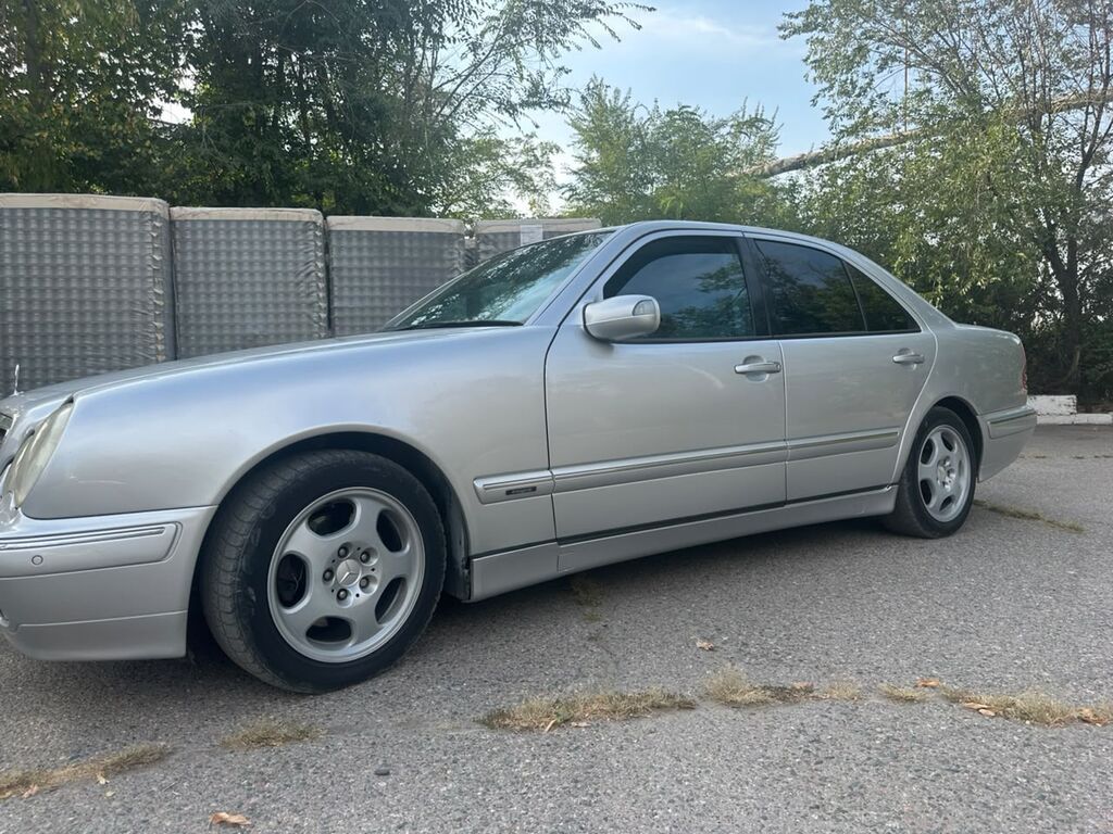 Mercedes-Benz E-Class: 2001 г., 3.2 л, Автомат, Газ, Седан: фото 5