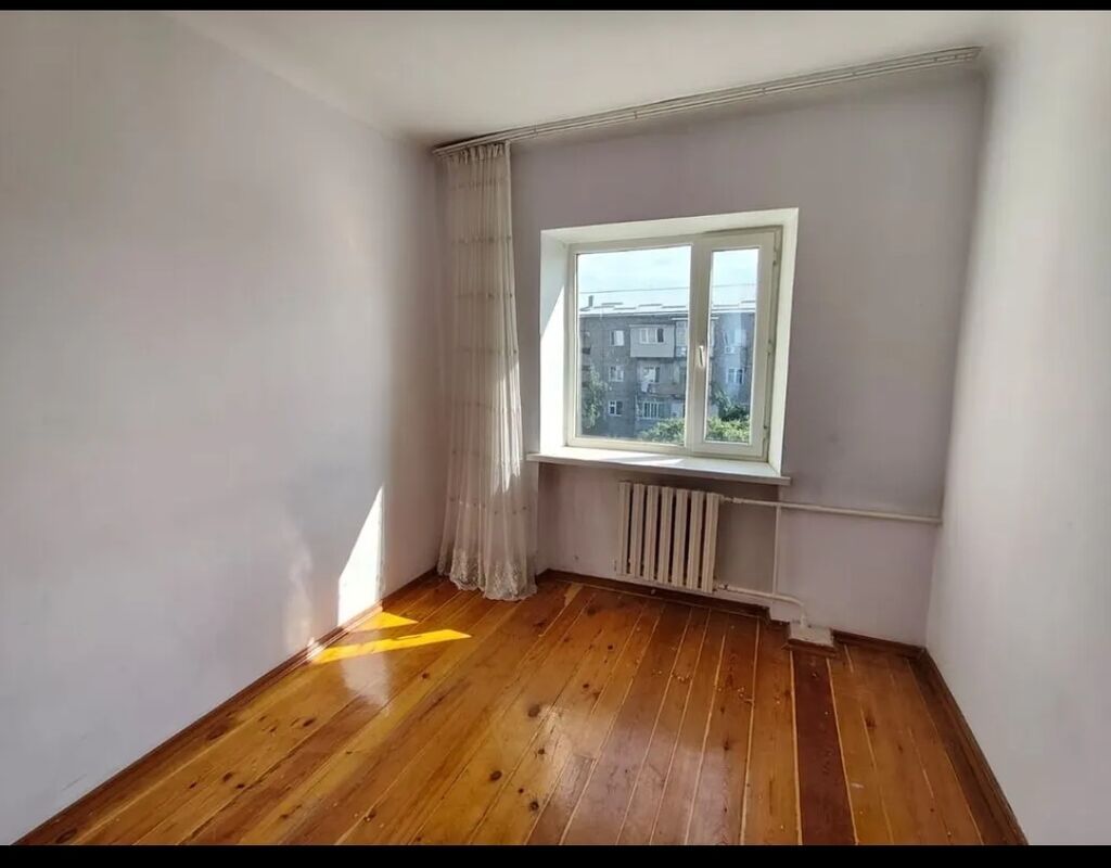 3 комнаты, 60 м², 5 мкр Индивидуалка, 5 этаж, Старый ремонт: фото 3
