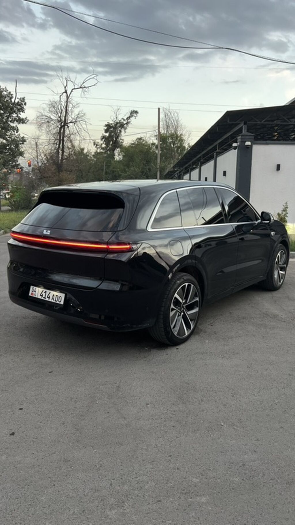 Lixiang L6: 2025 г., 1.5 л, Автомат, Электромобиль, Кроссовер: фото 4