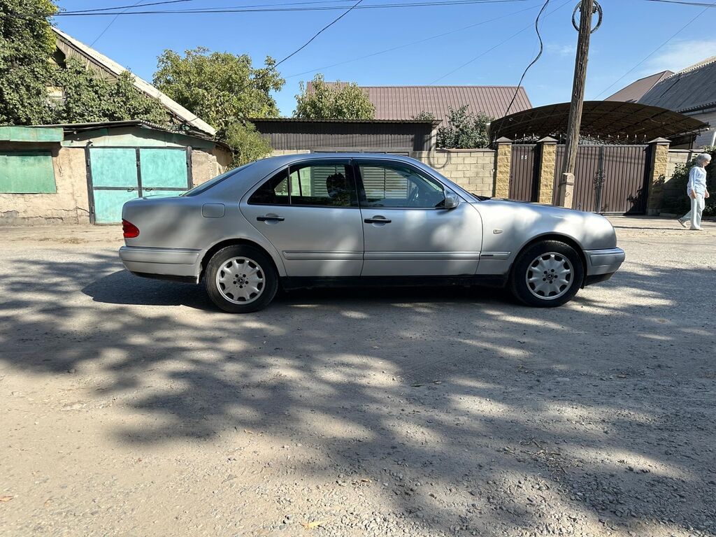 Mercedes-Benz E-Class: 1998 г., 3.2 л, Автомат, Бензин, Седан: фото 4