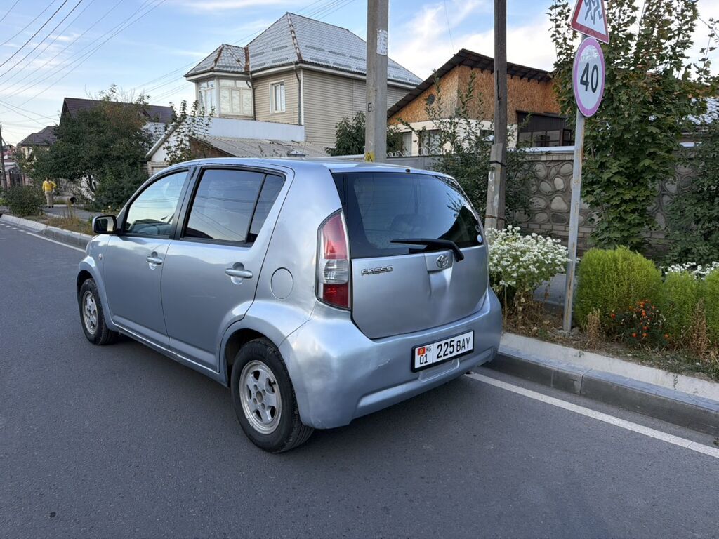 Toyota Passo: 2005 г., 1 л, Автомат, Бензин, Хэтчбэк: фото 3