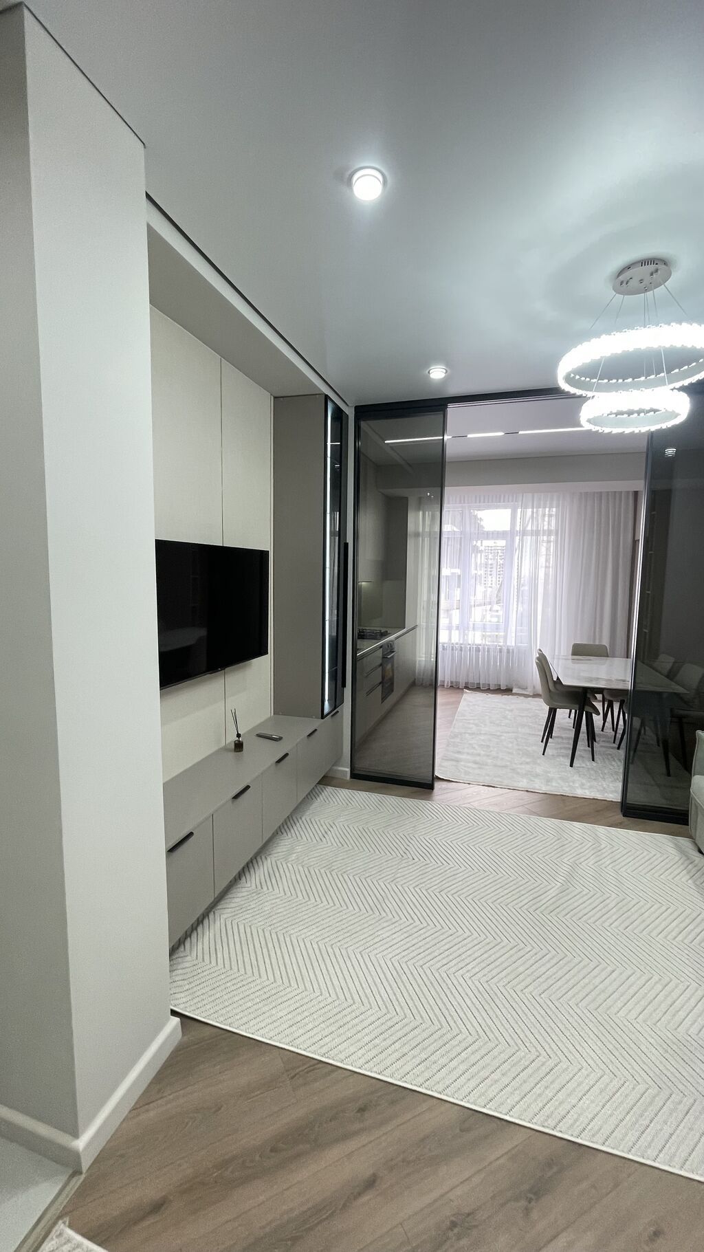 2 комнаты, 62 м², Азия Молл Элитка, 7 этаж, Дизайнерский ремонт: фото 1