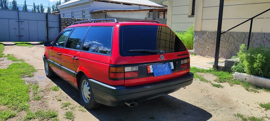 Volkswagen Passat Variant: 1993 г., 1.8 л, Механика, Бензин, Универсал: фото 5