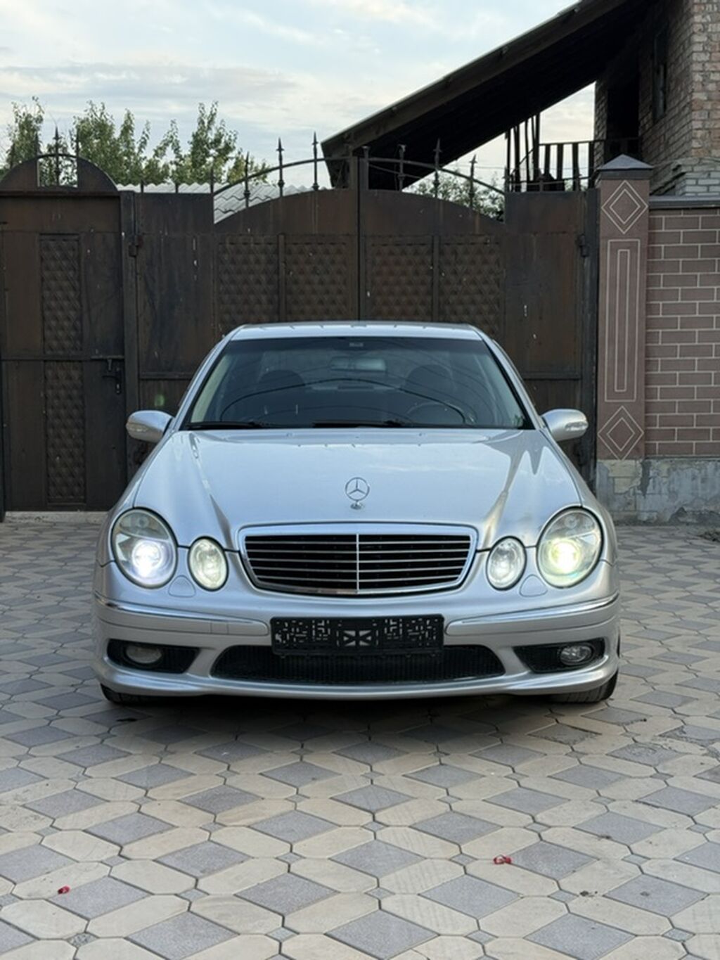 Mercedes-Benz E-Class: 2003 г., 3.2 л, Автомат, Газ, Седан: фото 2