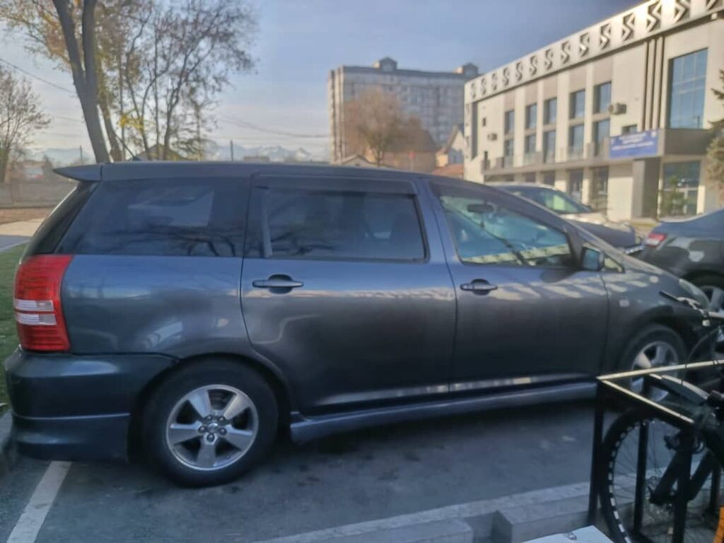 Toyota Wish 2004, 1.8 л, автомат, 7 мест: фото 5