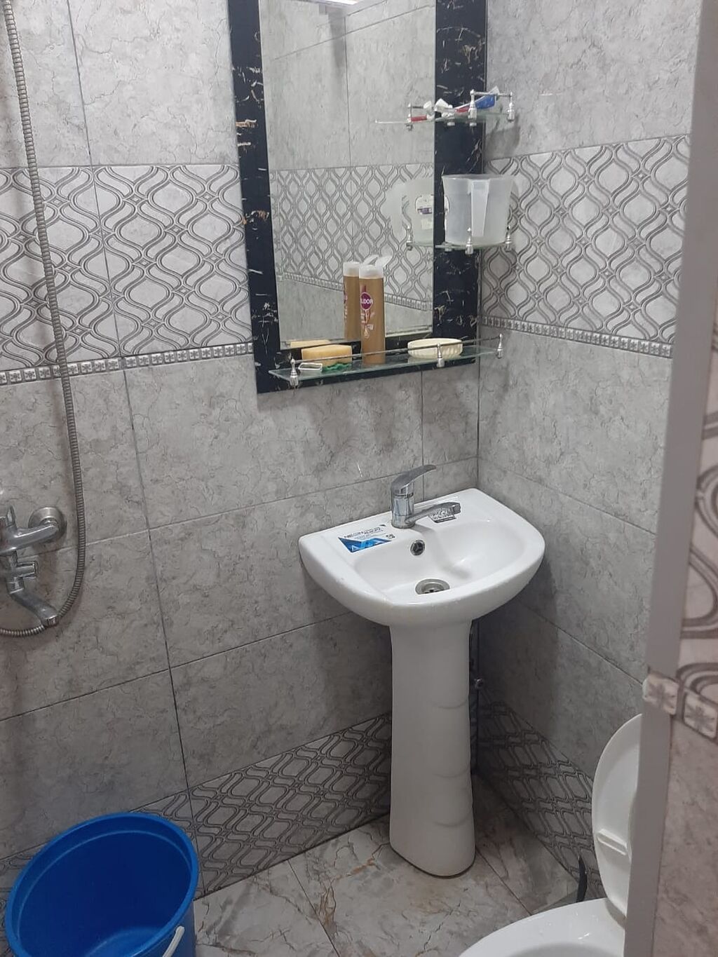 Xıdalanda1 otaqlı heyet evi xirdalanda pajaranin yaninda yerlesir.tek