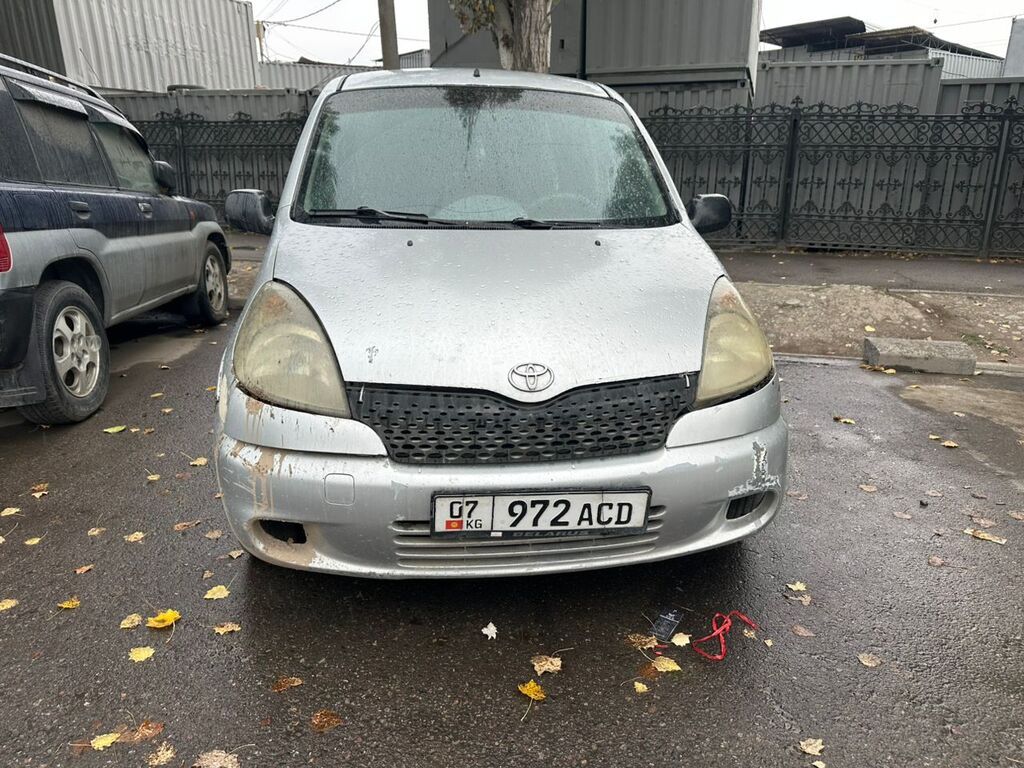Toyota Yaris Verso: 2001 г., 1.3 л, Механика, Бензин, Минивэн: фото 3