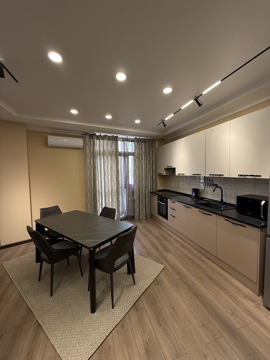 3 комнаты, 97 м², Дордой Плаза ТРЦ Элитка, 10 этаж, Евроремонт: фото 6