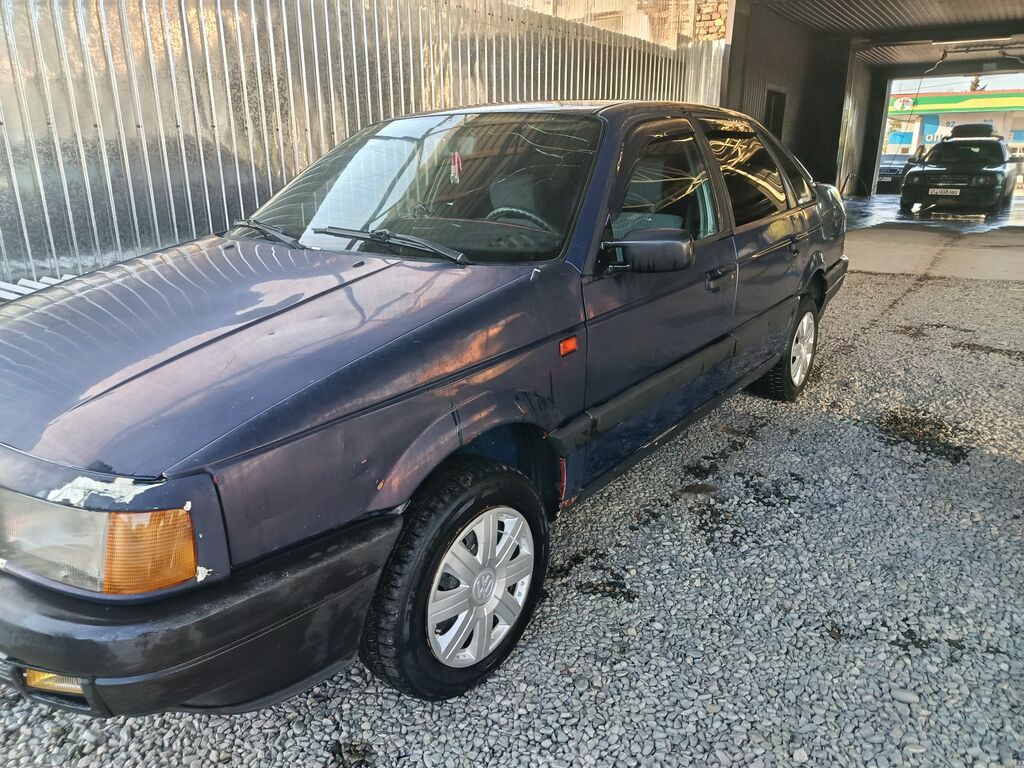 Volkswagen Passat: 1991 г., 1.8 л, Механика, Бензин, Седан: фото 2