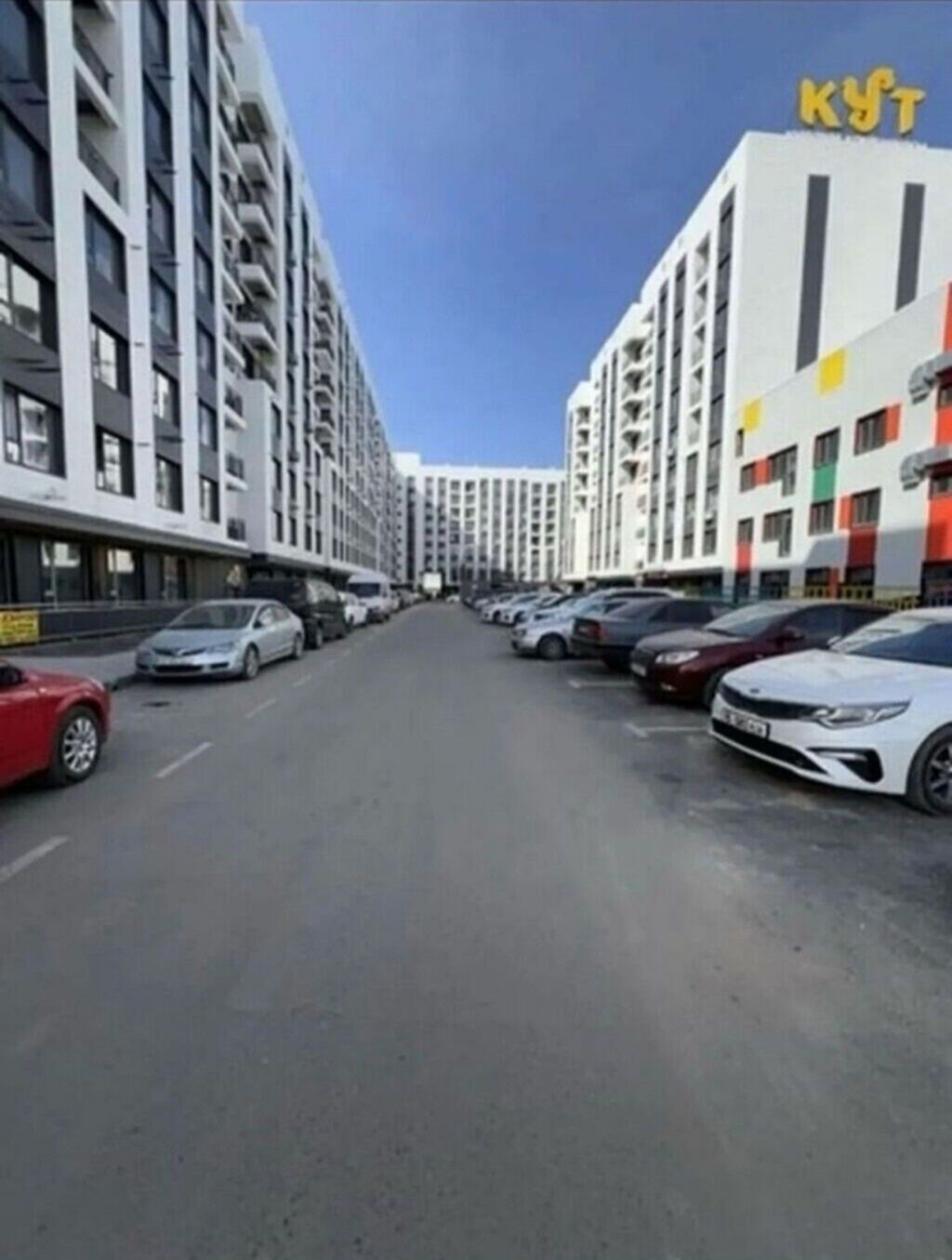 2 комнаты, 69 м², Дордой Моторс рынок 2 этаж, ПСО (под самоотделку): фото 1