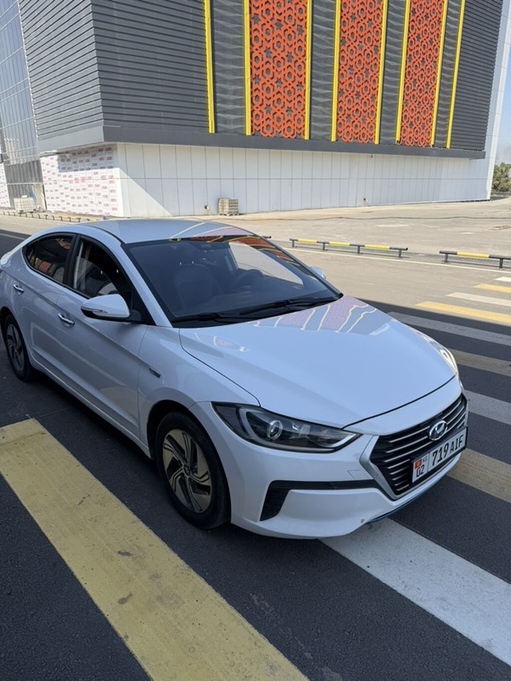 Hyundai Elantra: 2021 г., Автомат, Гибрид, Седан: фото 6