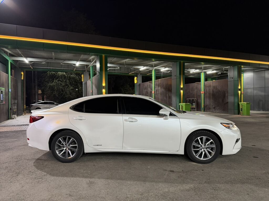 Lexus ES: 2016 г., 2.5 л, Автомат, Гибрид, Седан: фото 6