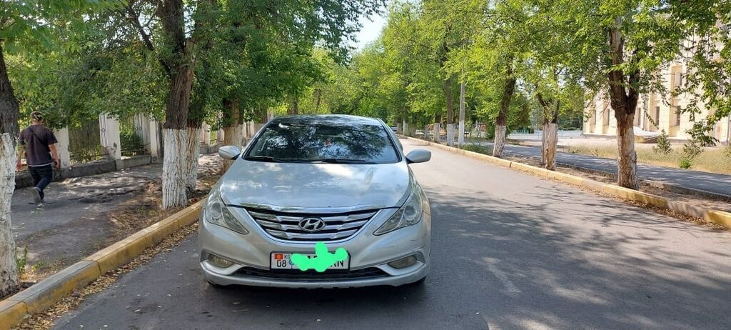 Hyundai Sonata: 2010 г., 2 л, Автомат, Газ, Седан: фото 2