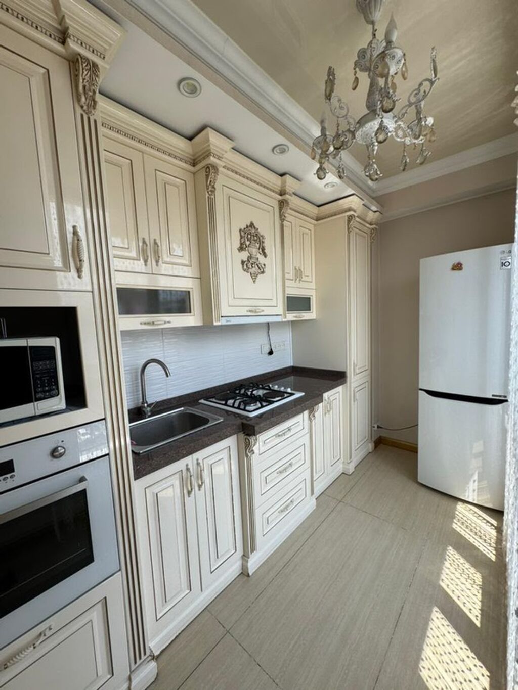 3 комнаты, 95 м², Хрущевка, 2 этаж, Дизайнерский ремонт: фото 2
