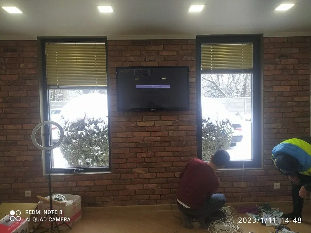 Установка телевизоров,установка креплений к телевизору, установка