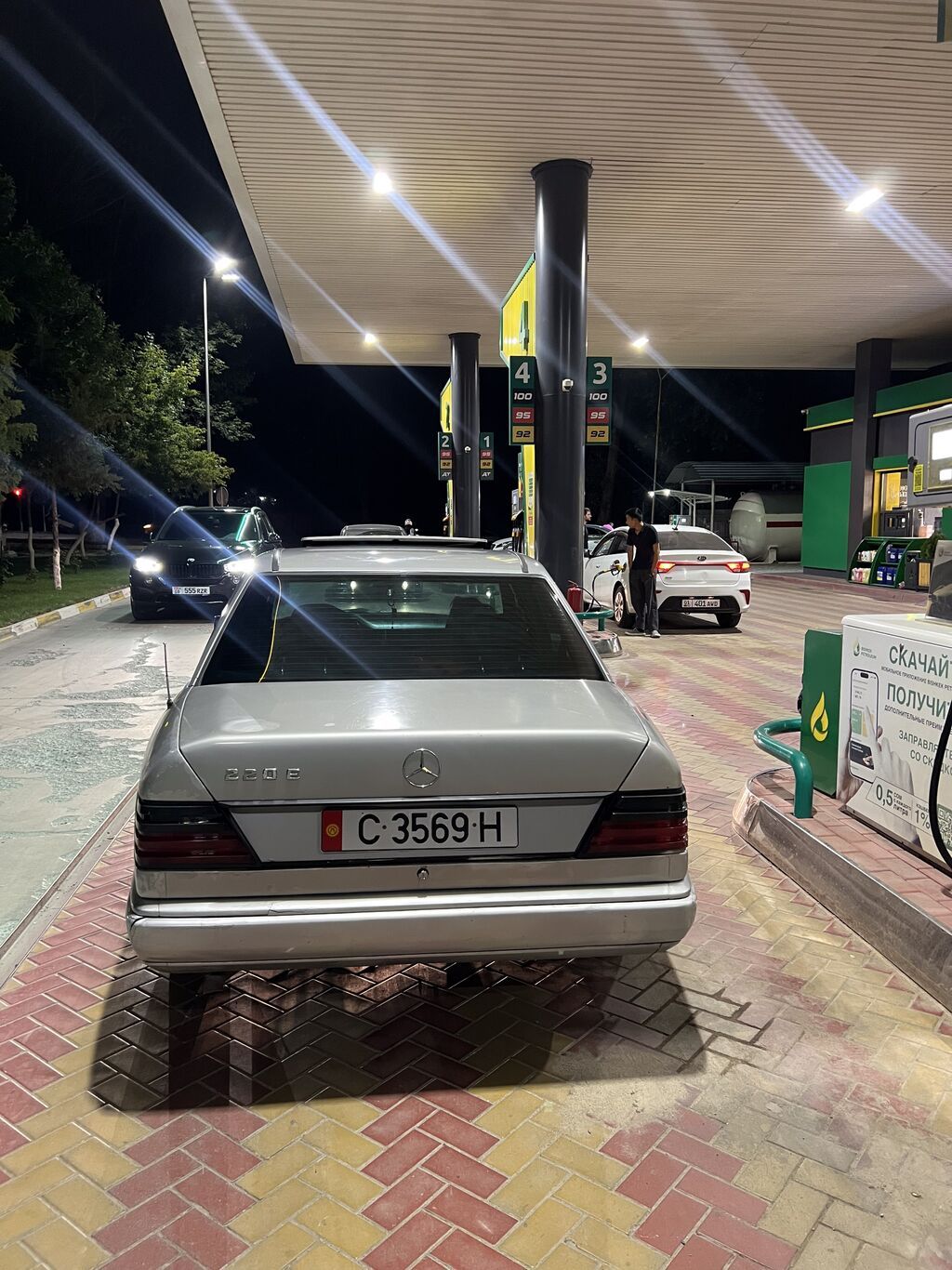 Mercedes-Benz W124: 1989 г., 2 л, Механика, Бензин, Седан: фото 4