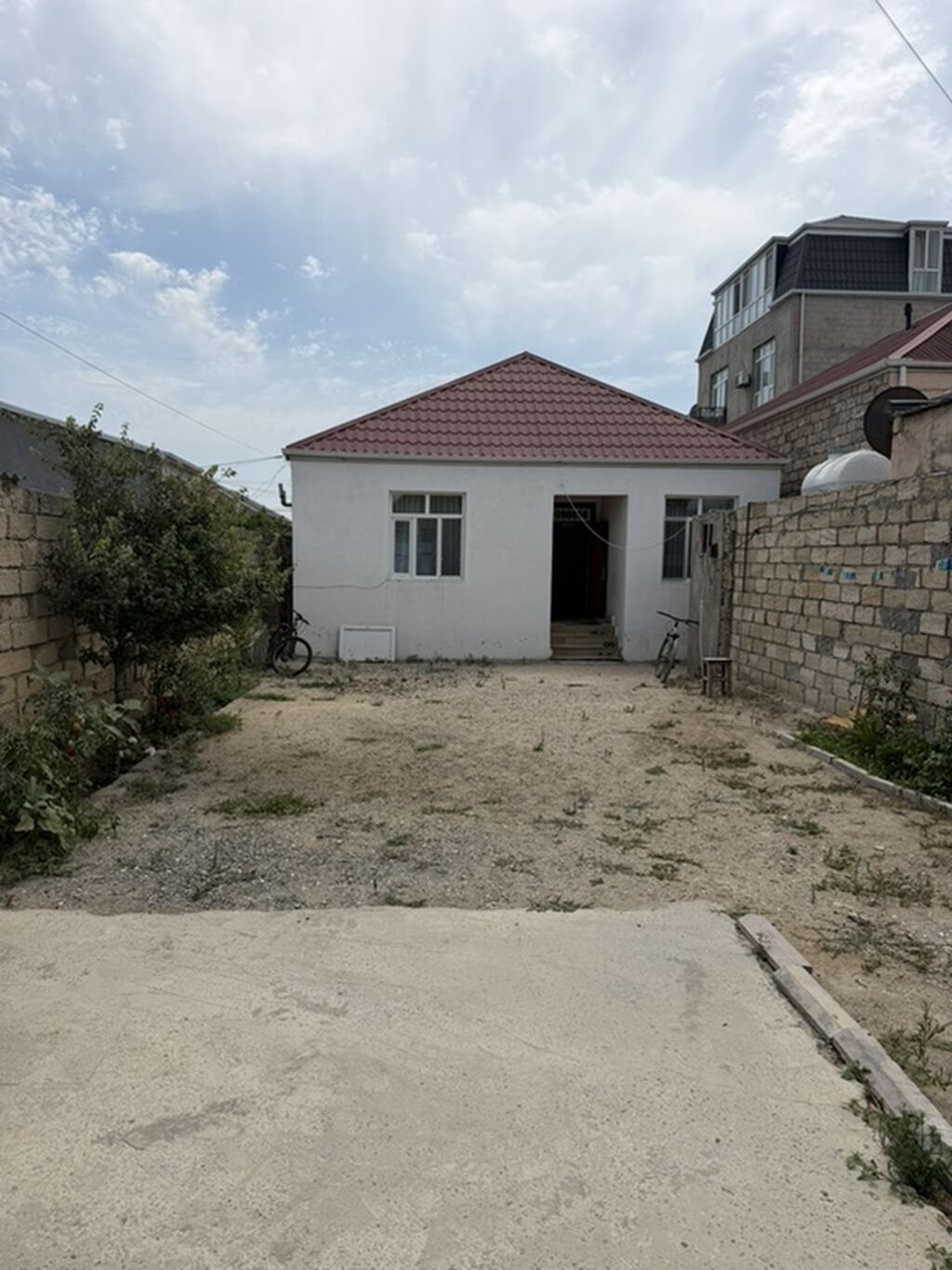 3 otaqlı, 100 kv. m, Orta təmir