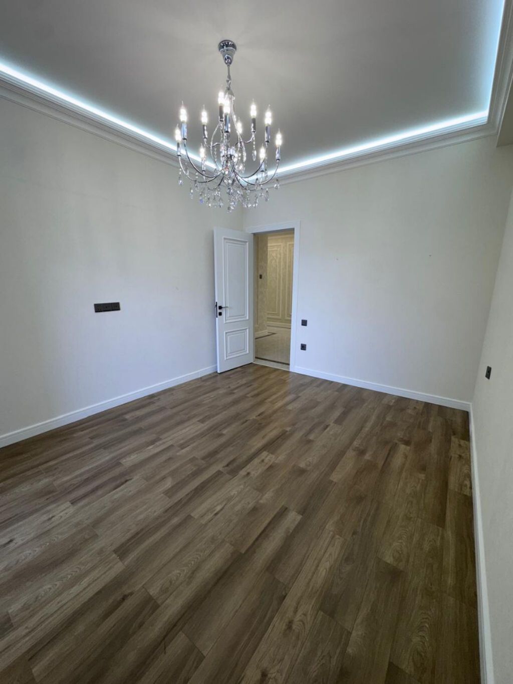 4 otaqlı, Yeni tikili, 144 kv. m