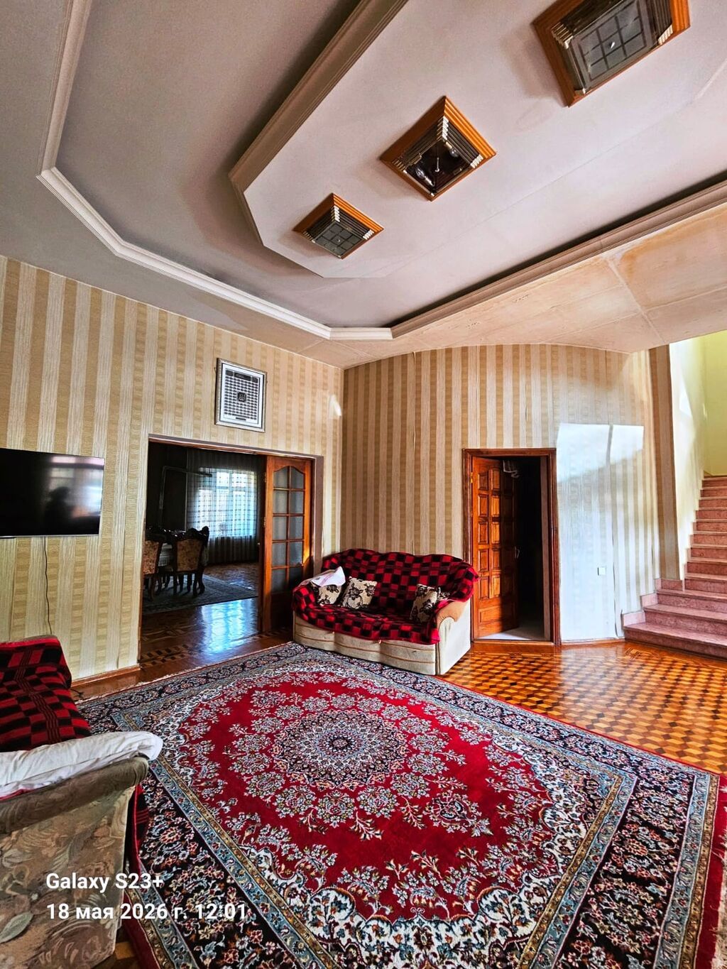 10 otaq, 377 kv. m, Yeni təmirli