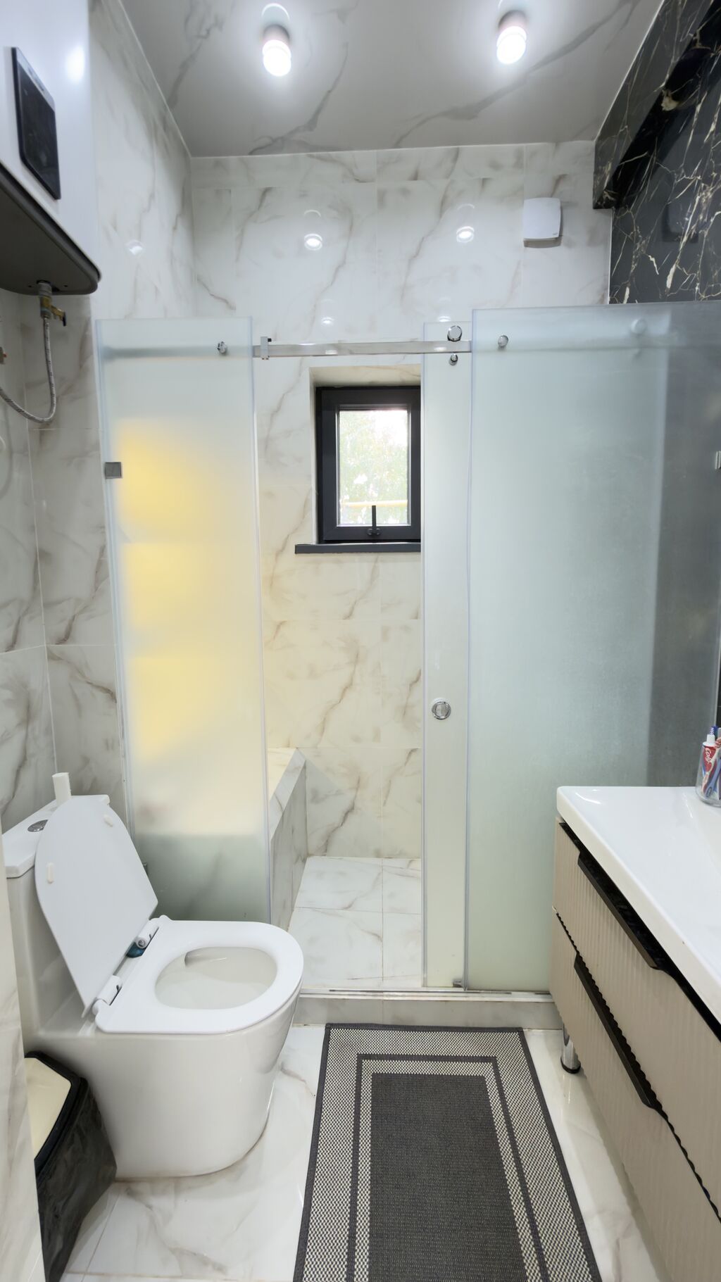 210 м², 6 комнат и более, Киргизия 1: фото 6