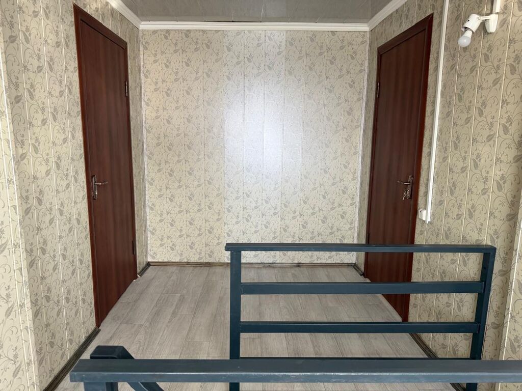 Продаётся частный дом с благоустроенным двором и навесом. Основные: фото 3
