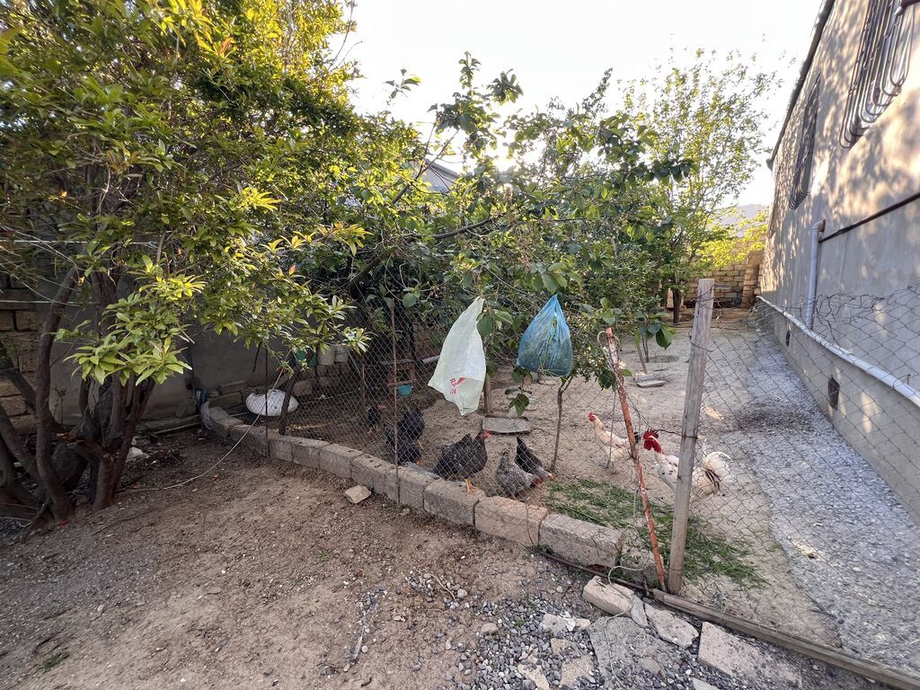 Binəqədi qəs. 4 otaqlı, 120 kv. m