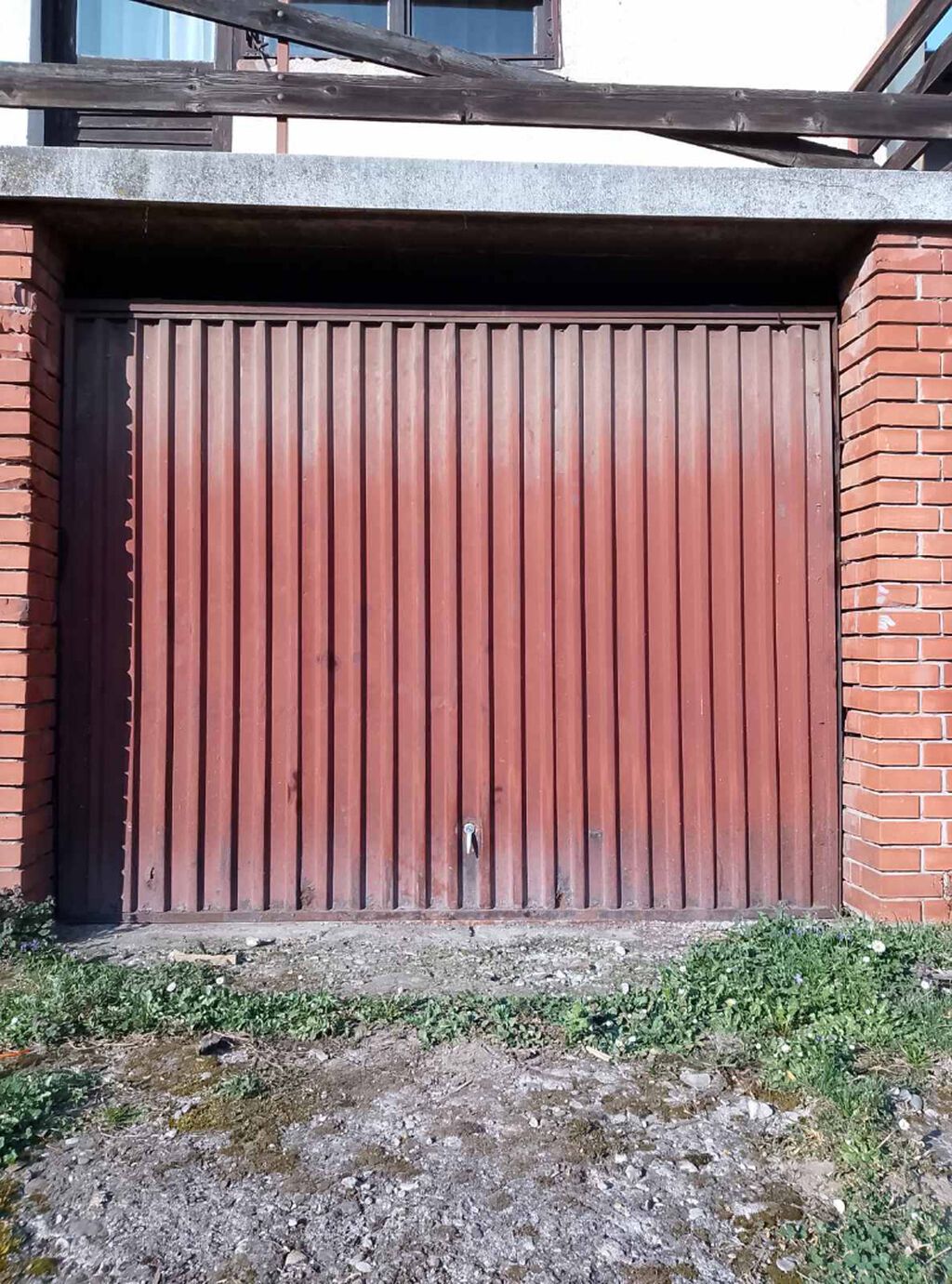 Garaže: Izdajem garazu pored OS"Jovan Cvijic" 100 metara od Valjevskog puta na lalafo.rs Garaže: Izdajem garazu pored OS"Jovan Cvijic" 100 metara od Valjevskog puta