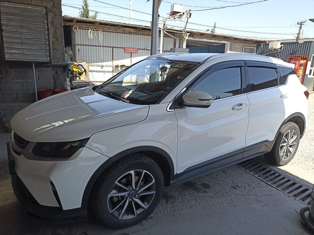 Geely Coolray: 2023 г., 1.5 л, Робот, Бензин, Кроссовер: фото 2