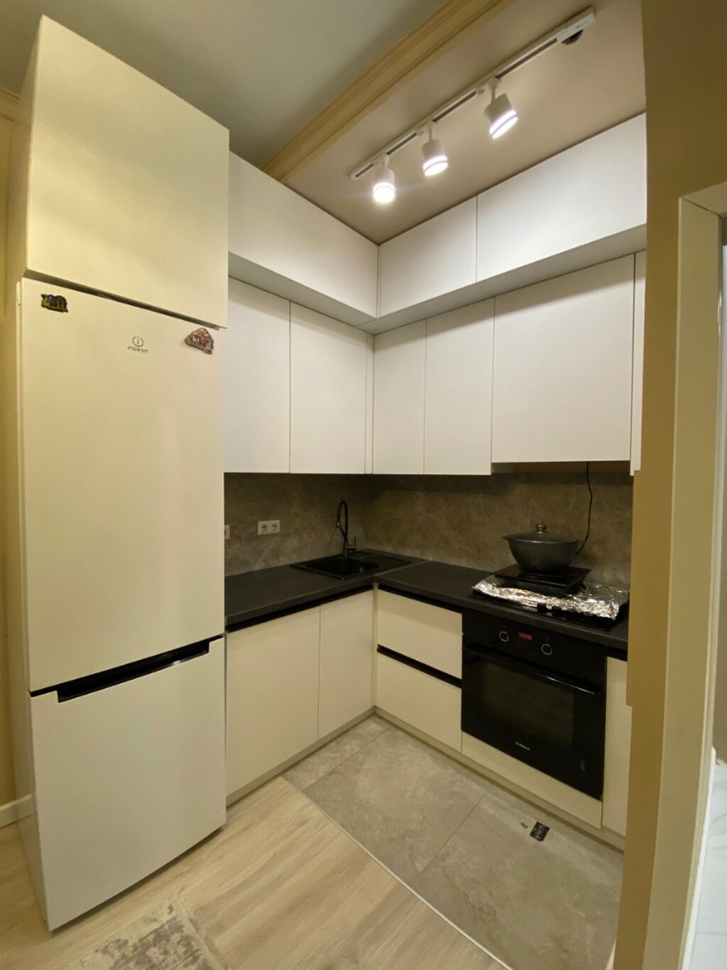 2 комнаты, 43 м², ул. Тоголок Молдо / Куренкеева Элитка, 12 этаж, Евроремонт: фото 4