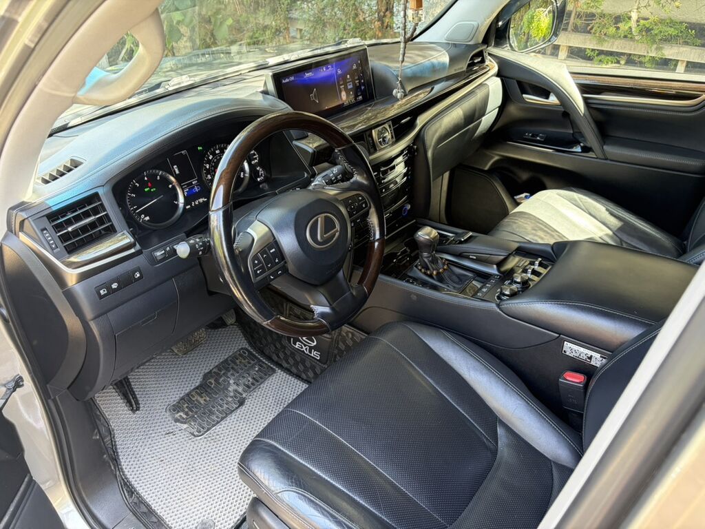 Lexus LX: 2018 г., 5.7 л, Автомат, Бензин, Внедорожник: фото 5