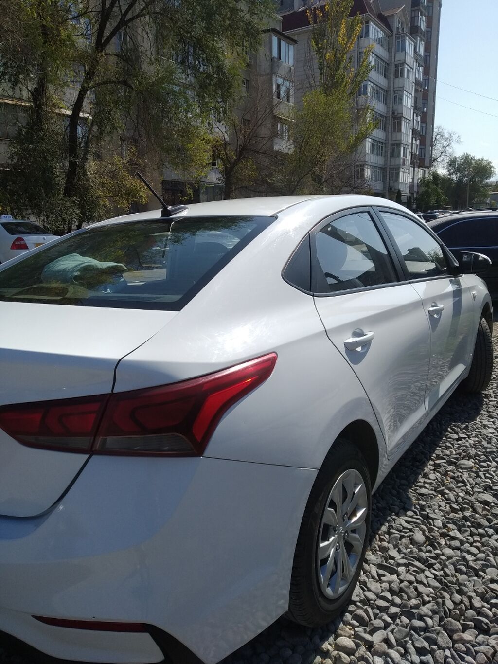Hyundai Solaris: 2017 г., 1.4 л, Механика, Бензин, Седан: фото 2