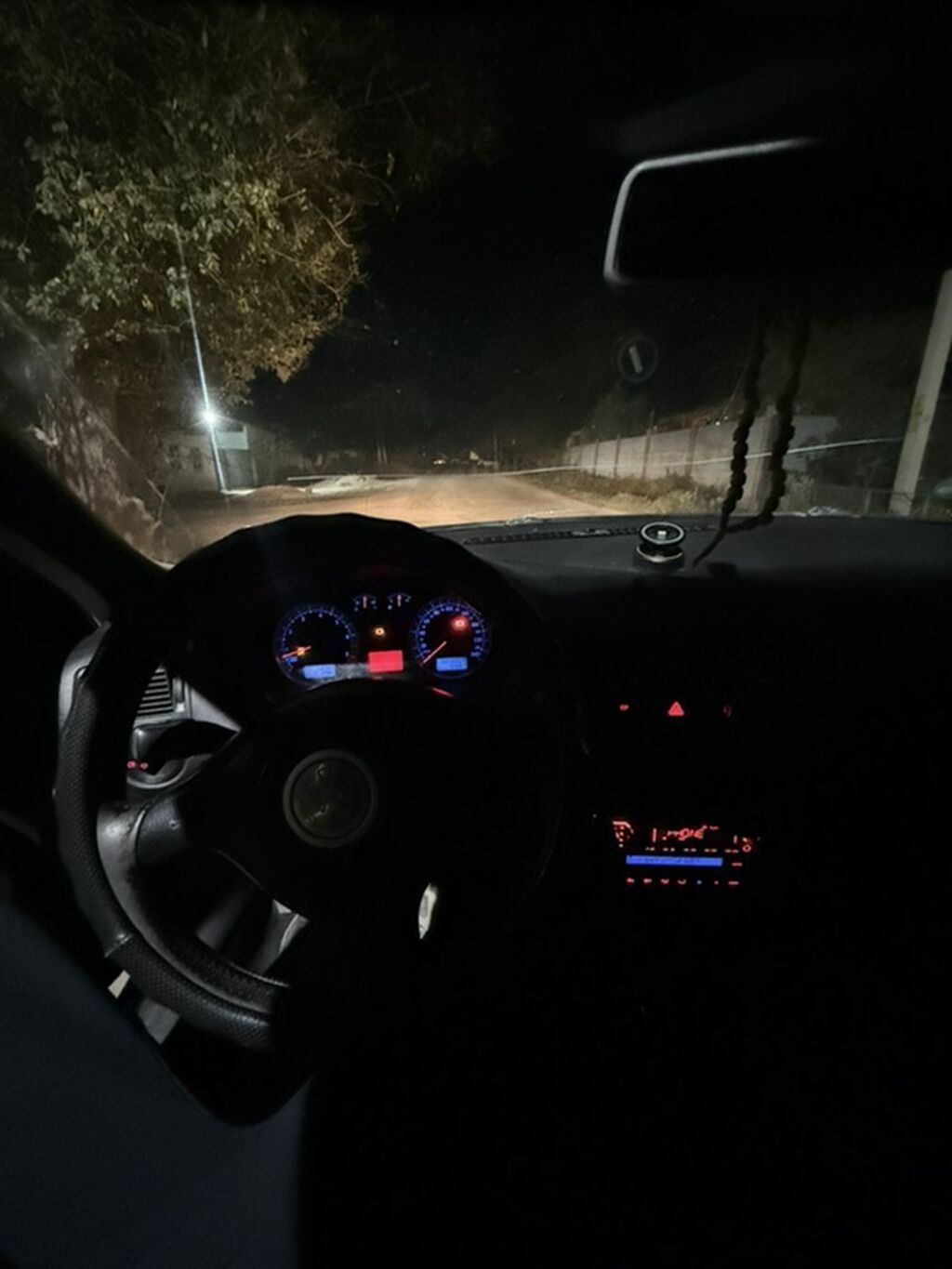 Volkswagen Golf: 2003 г., 1.6 л, Механика, Бензин, Хэтчбэк: фото 4