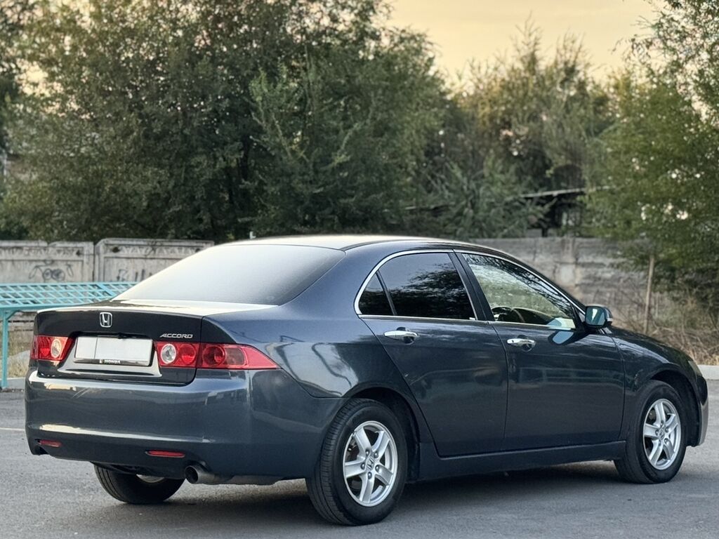 Honda Accord: 2004 г., 2 л, Автомат, Бензин, Седан: фото 6