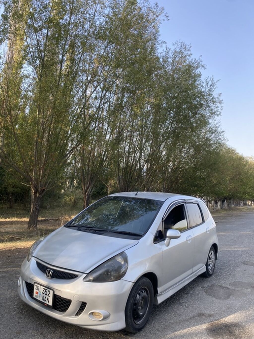 Honda Fit: 2002 г., 1.5 л, Автомат, Бензин, Хэтчбэк: фото 8