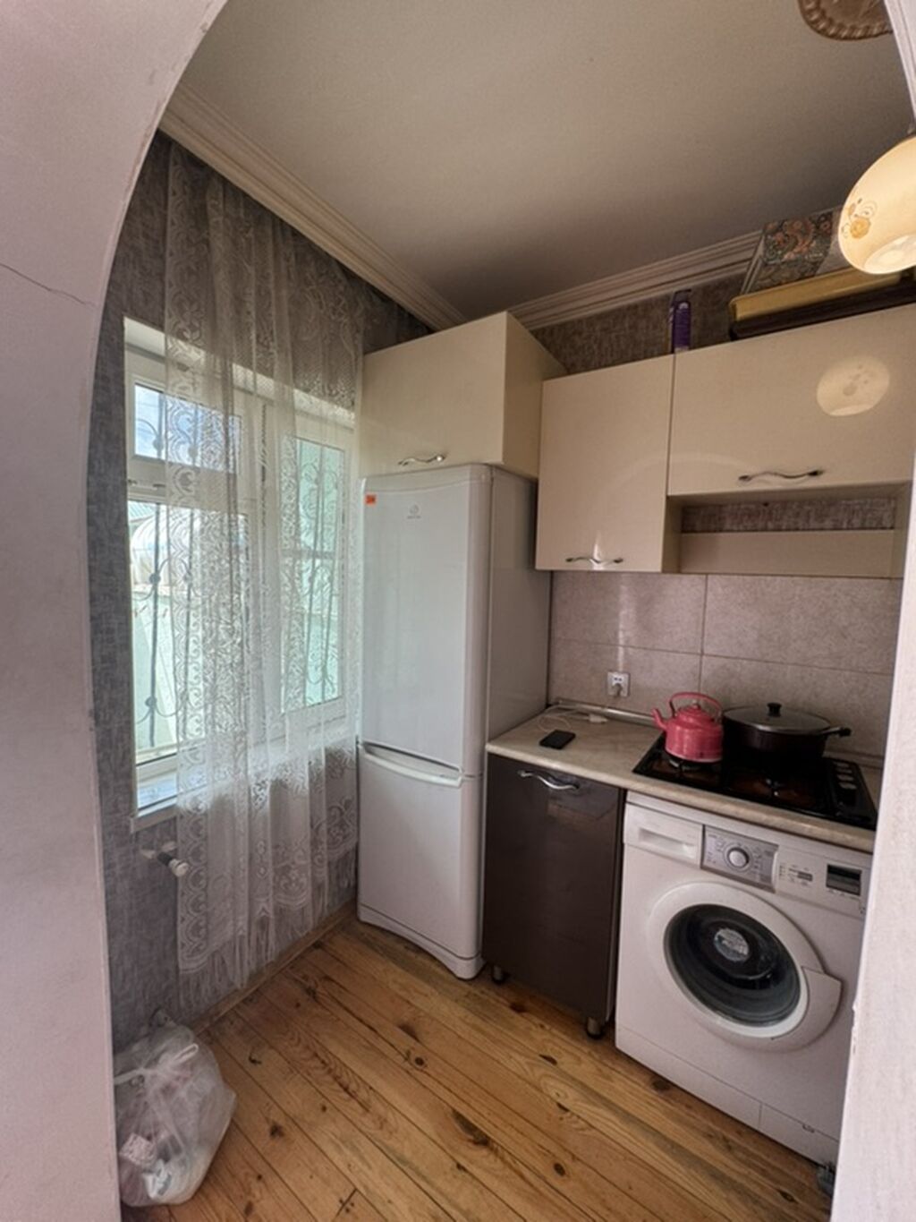 81 kv. m, 3 otaqlı, Kombi, Qaz, İşıq