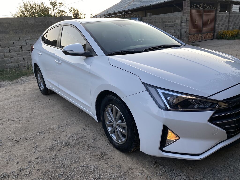 Hyundai Avante: 2019 г., 1.6 л, Автомат, Газ, Седан: фото 3