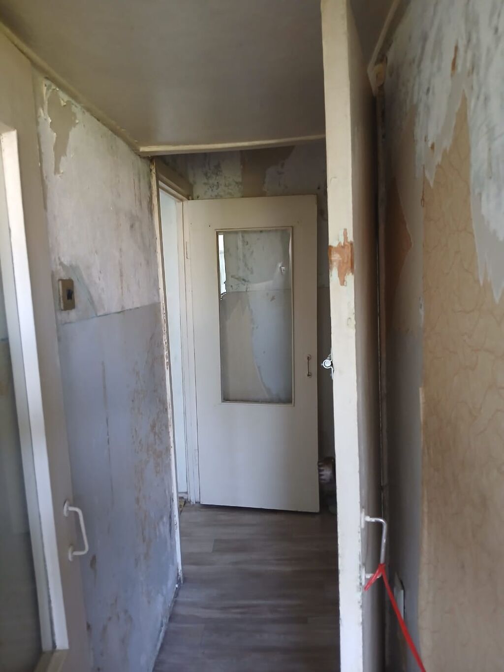 3 комнаты, 58 м², 1000 мелочей (Карпинка) 104 серия, 4 этаж, Требуется ремонт: фото 3